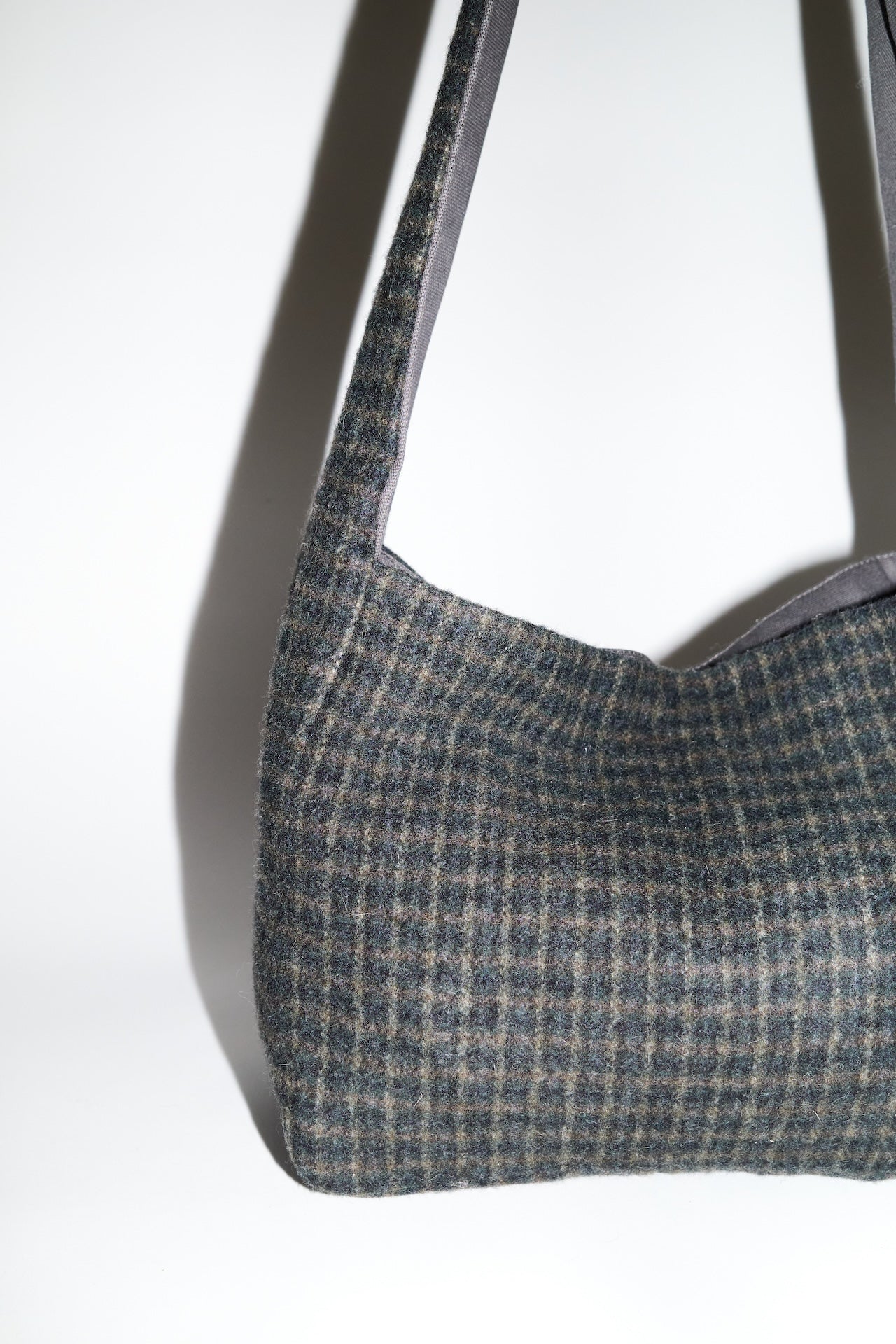 002 - TARTAN WOOL